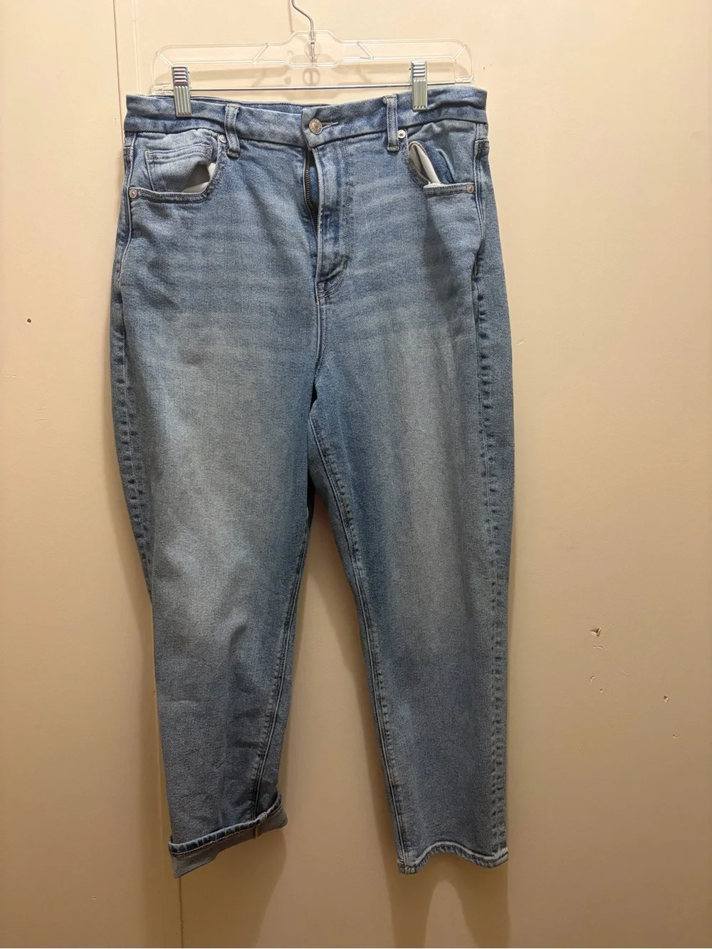 American Eagle Light Blue High-Rise Women’s Jeans